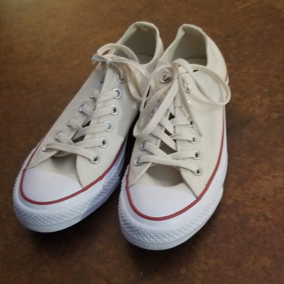 NWOT Converse All Stars, size W 7.5/M 5.5 - Picture 1 of 8